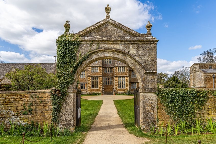 Estate - Gateway arch - England