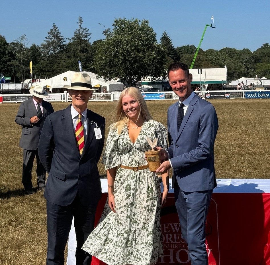New Forest winner Gemma Hobbs with Stephen Morgan MP (right)