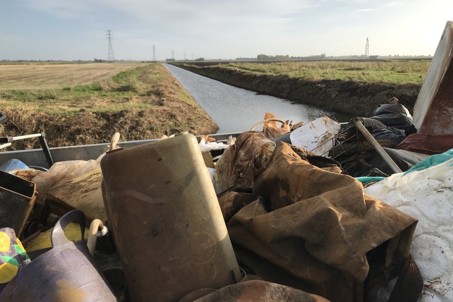 fly-tipping_image_2.2e16d0ba.fill-900x600-c100.jpg